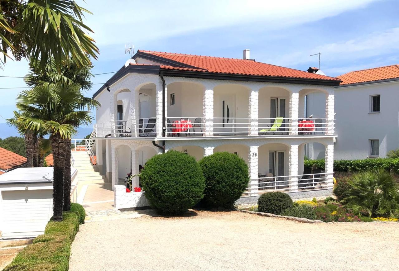 Apartments Kremenici Malinska Bagian luar foto