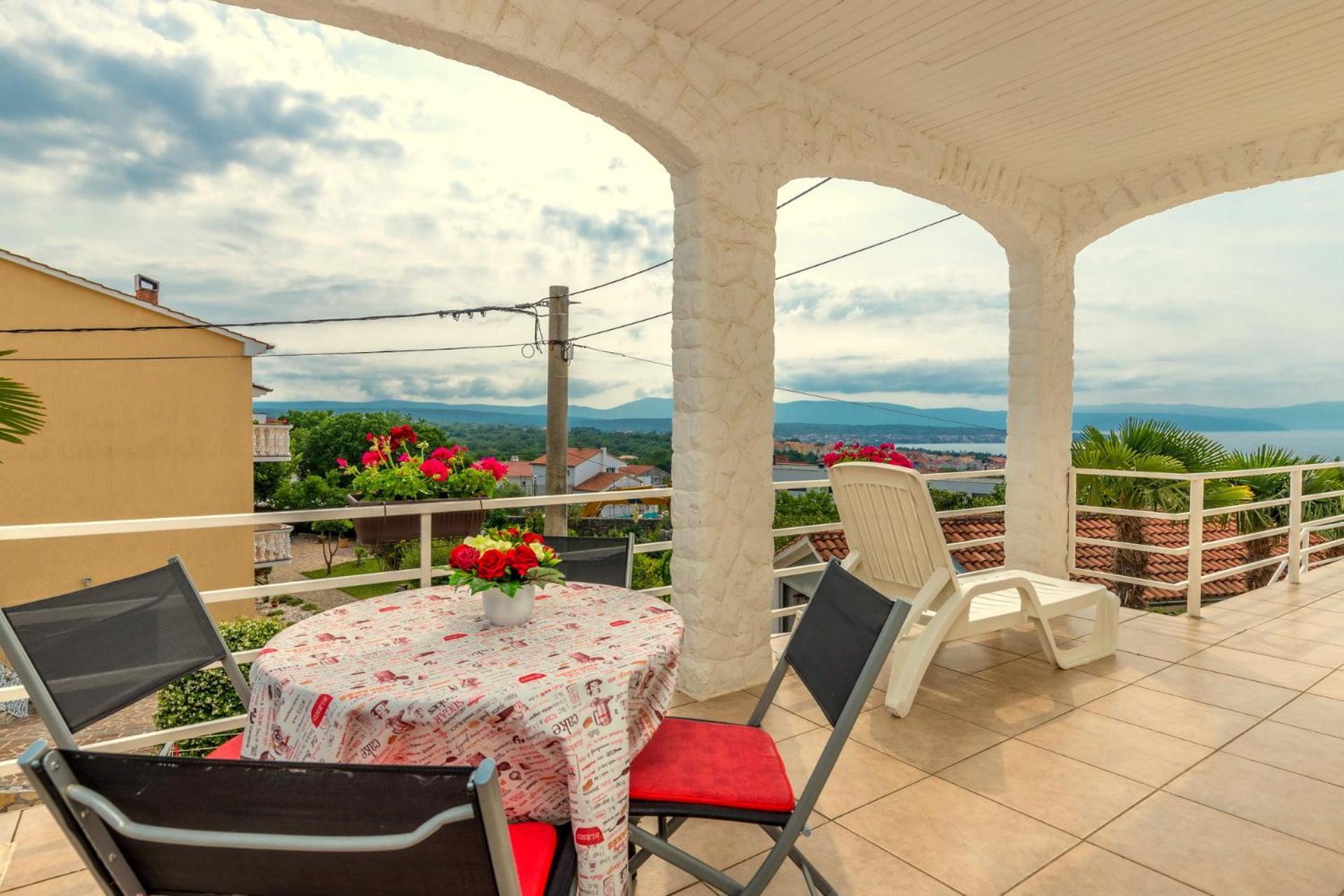 Apartments Kremenici Malinska Bagian luar foto