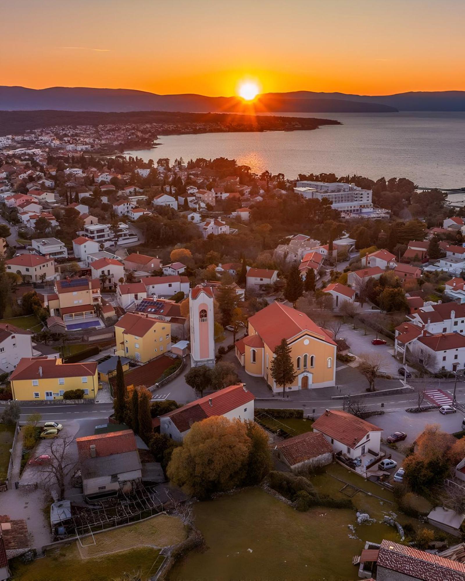 Apartments Kremenici Malinska Bagian luar foto