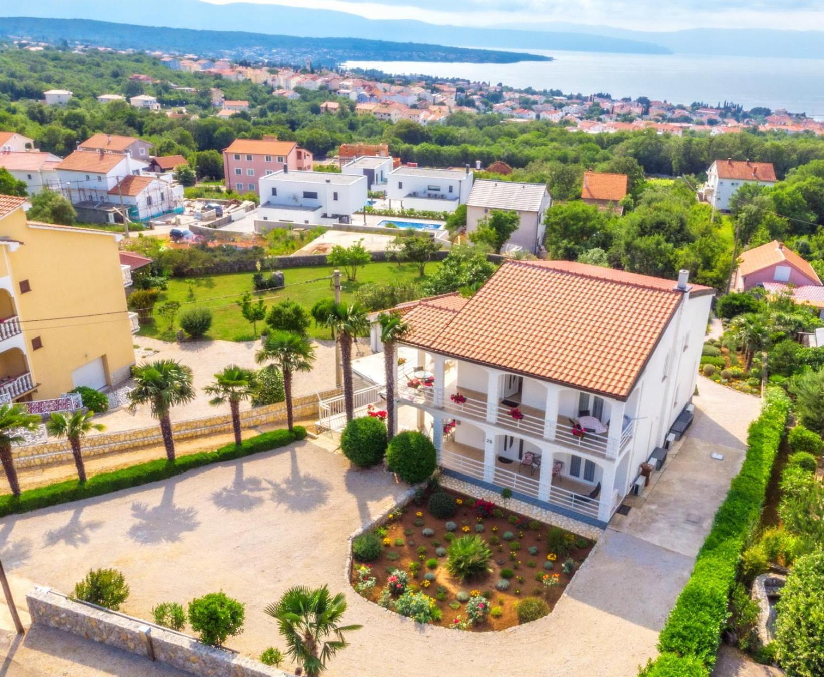 Apartments Kremenici Malinska Bagian luar foto