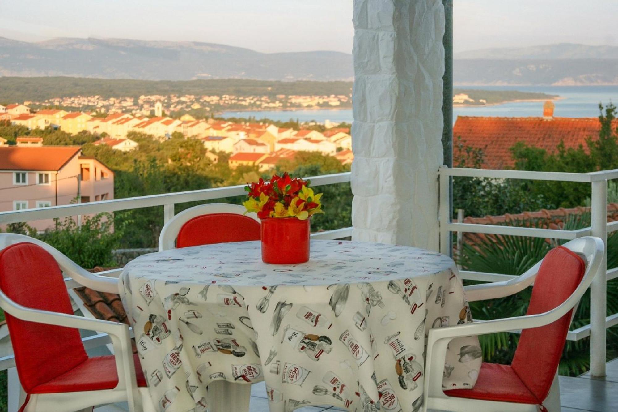 Apartments Kremenici Malinska Bagian luar foto