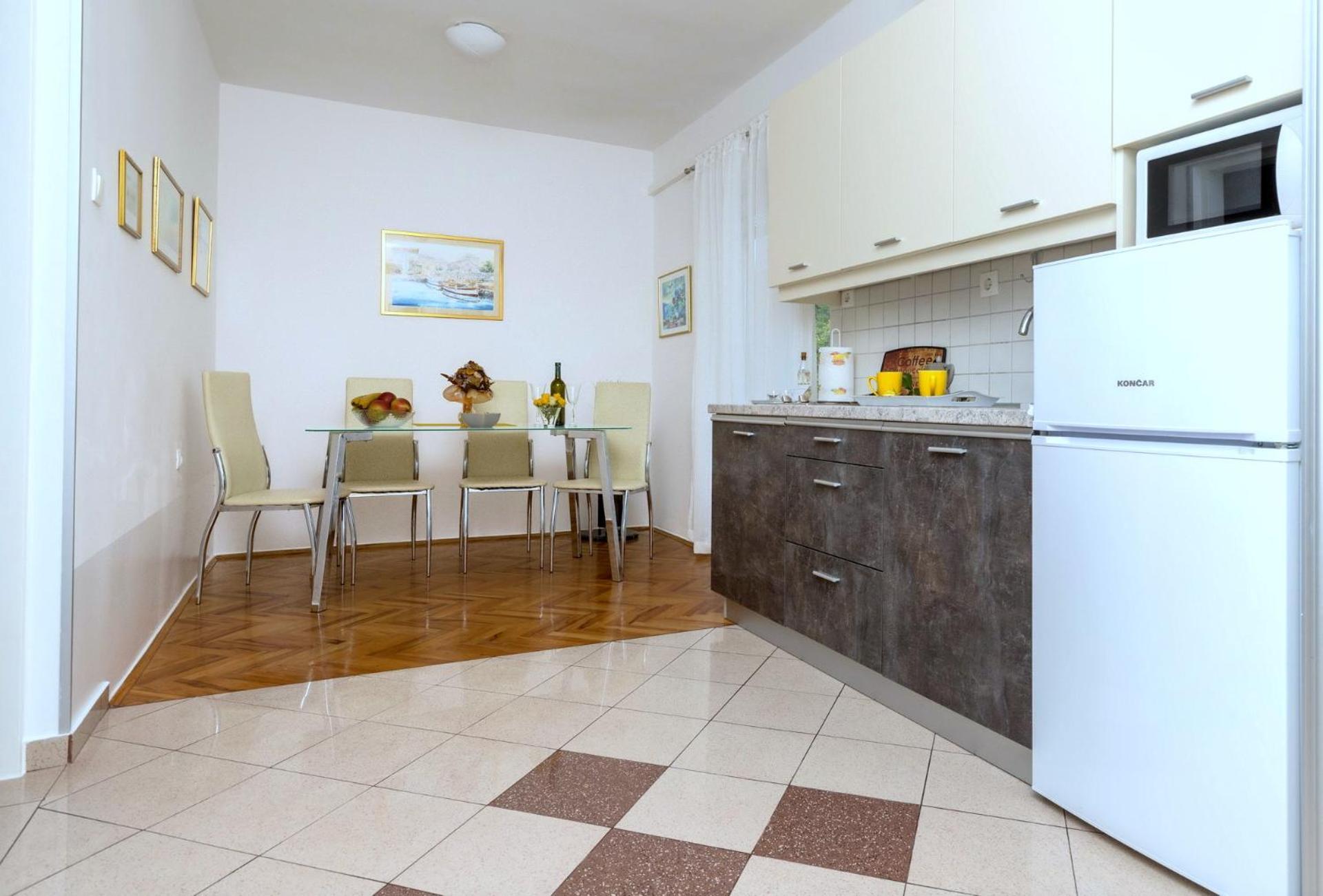 Apartments Kremenici Malinska Bagian luar foto