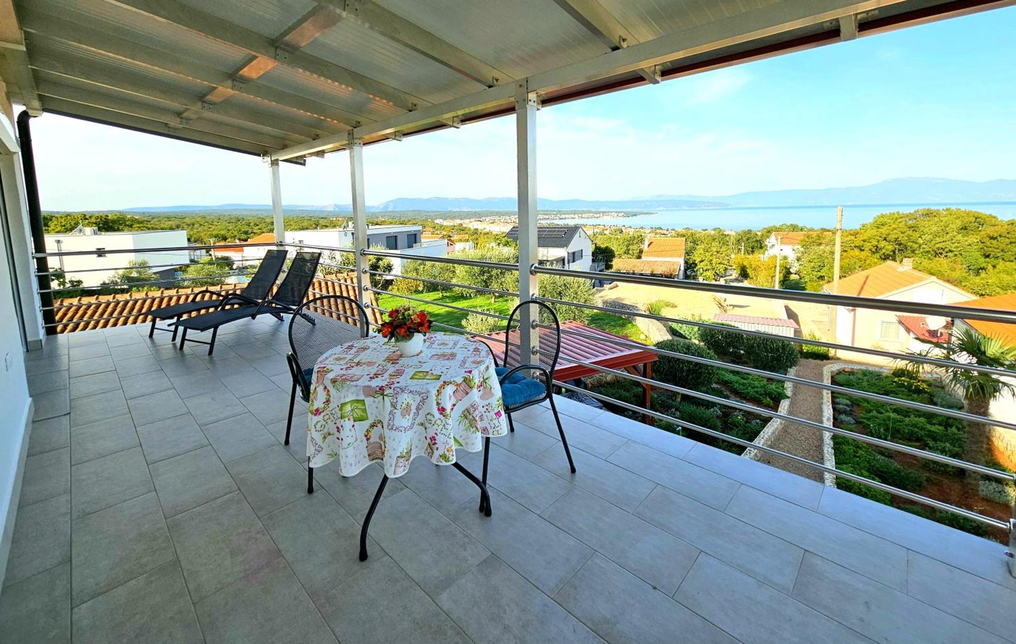 Apartments Kremenici Malinska Bagian luar foto